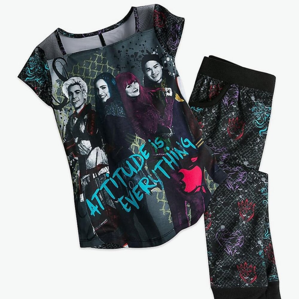 Disney Descendants PJ set with a tag
